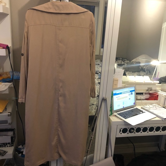 Long tan trench coat - Picture 2 of 2